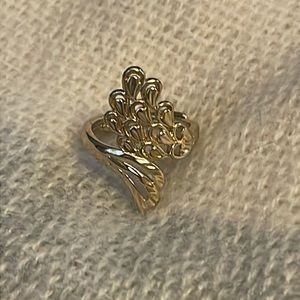 Peacock silver tone ring